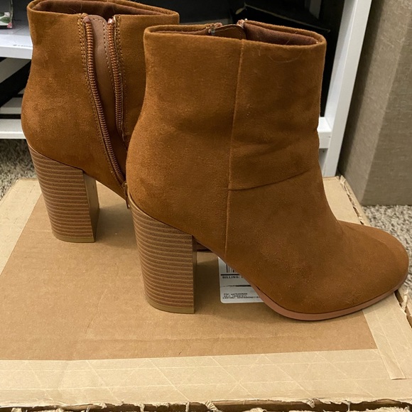 Tan heeled ankle boots - Picture 5 of 7